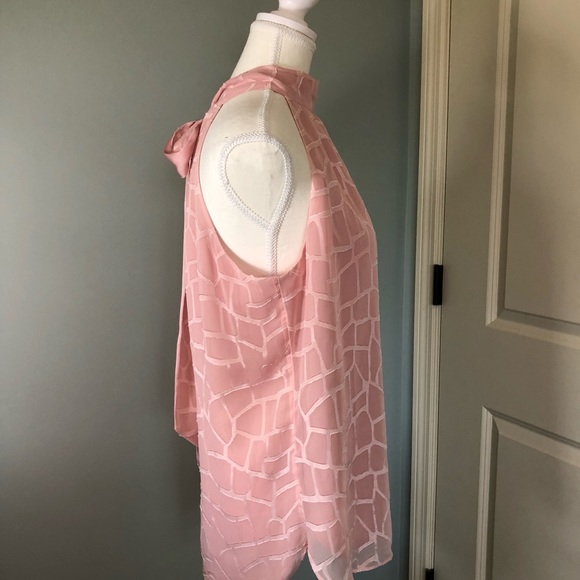 White House Black Market. Blush Pink top.  Size 8 but (imo fits slightly small) - Picture 4 of 8